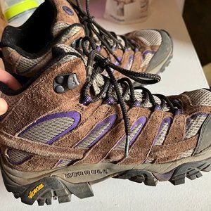 Merrell Moab ll Ventilator Mid Hiking Boot. Bracken/Purple. Women’s Size 10